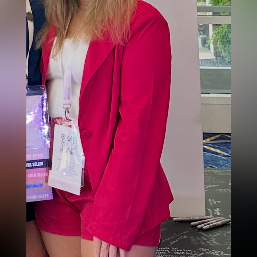 Women’s Short Pants Suit